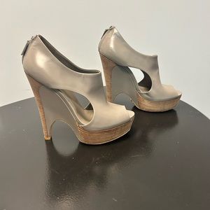 Gucci Gravel Wedge Heels Wimbledon Grey Leather